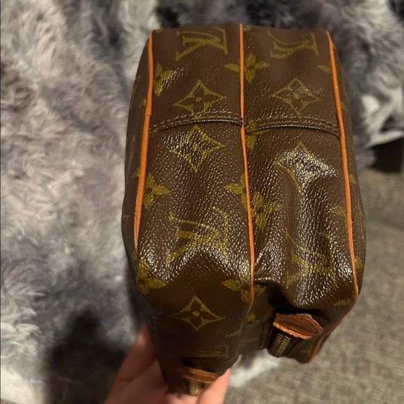 Louis Vuitton Authentic Rare Eclair LV mini crossbody - Picture 4 of 11